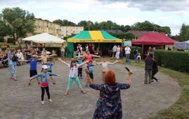 Piknik prozdrowotny w Samostrzelu 65