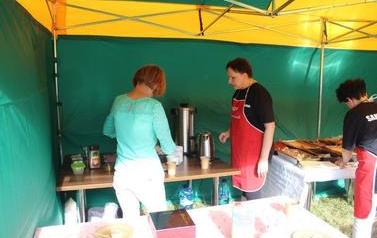 Piknik prozdrowotny w Samostrzelu 80