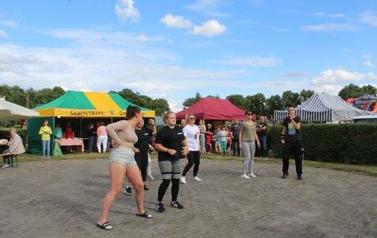 Piknik prozdrowotny w Samostrzelu 88