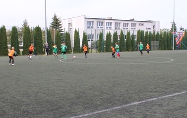 TURNIEJ PIŁKARSKI I PIKNIK PROZDROWOTNY NA ORLIKU 35