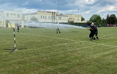 Gminne zawody sportowo - pożarnicze jednostek ochotniczych straży pożarnych za nami!  16