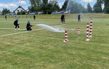 Gminne zawody sportowo - pożarnicze jednostek ochotniczych straży pożarnych za nami!  17
