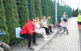 TURNIEJ PIŁKARSKI I PIKNIK PROZDROWOTNY NA ORLIKU 40