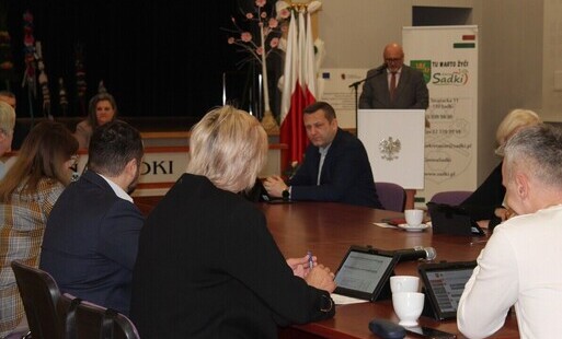 Zdjęcie do Podsumowanie obrad XXVI sesji Rady Gminy Sadki z dnia 26 marca 2026r.